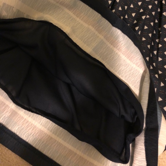 💜Navy Patterned Layered Skirt - Picture 3 of 7